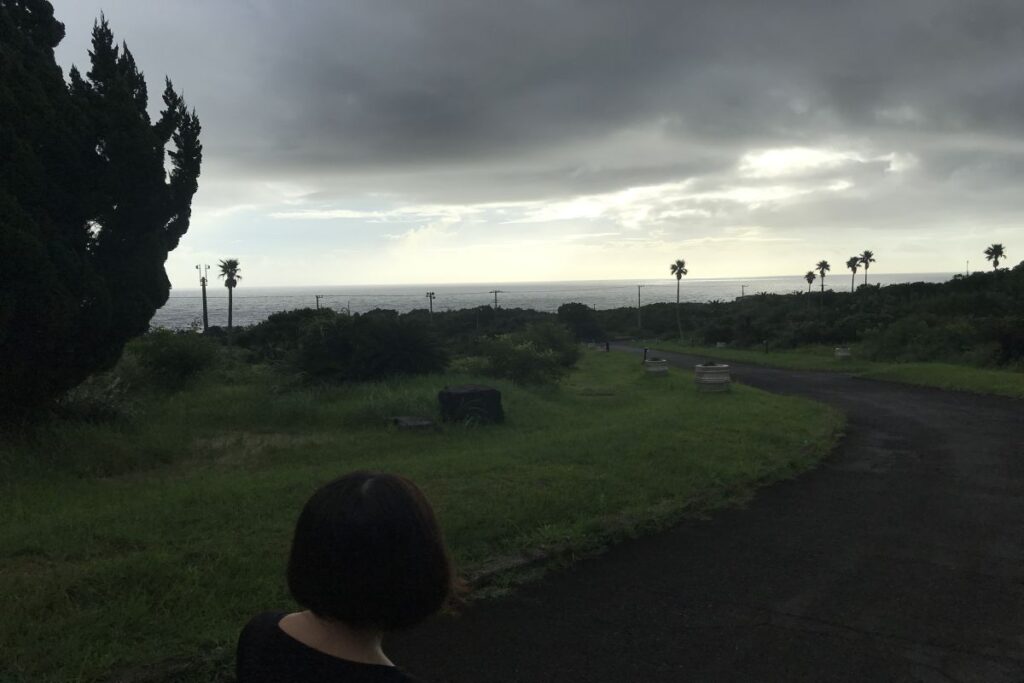 朝焼けの海