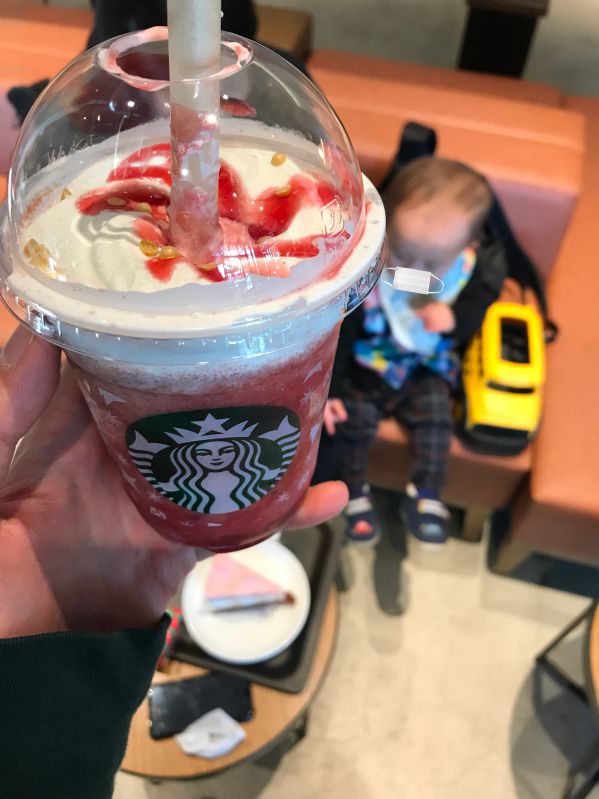 スタバのクリスマスフラペチーノ