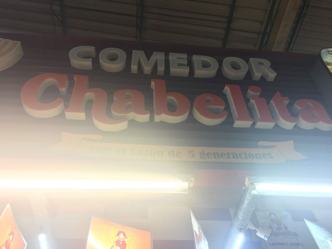 Comedor Chabelita の看板