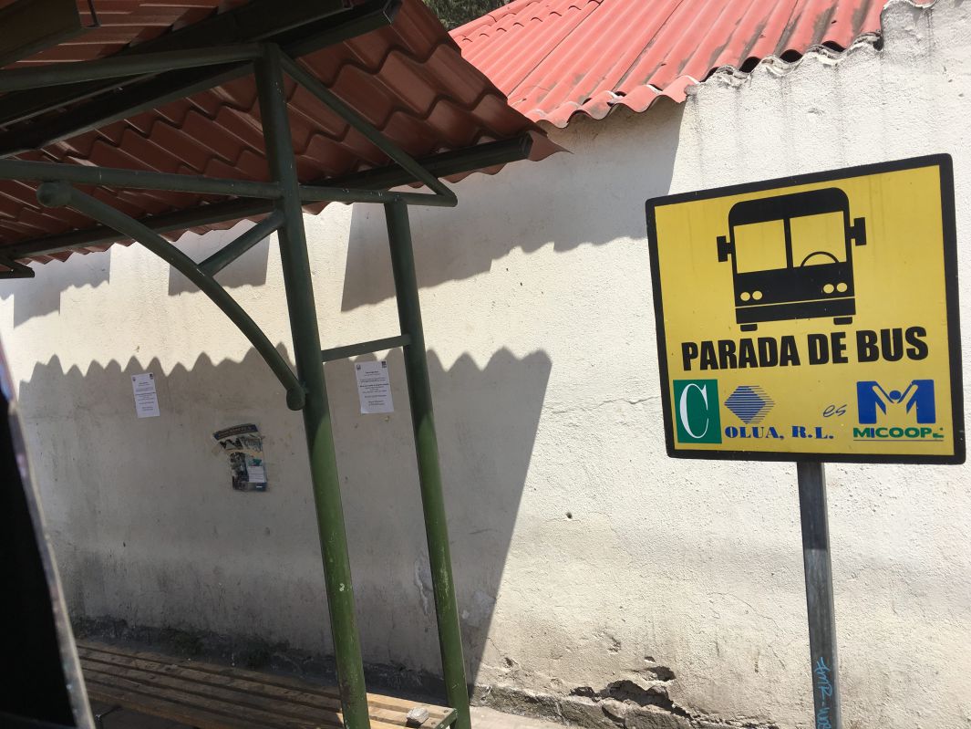 バス乗り換えの看板