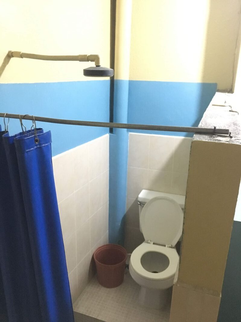 トイレとシャワー