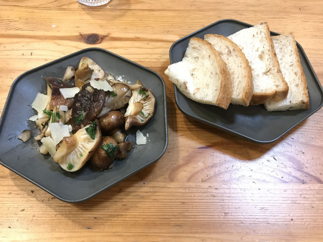 キノコのソテー