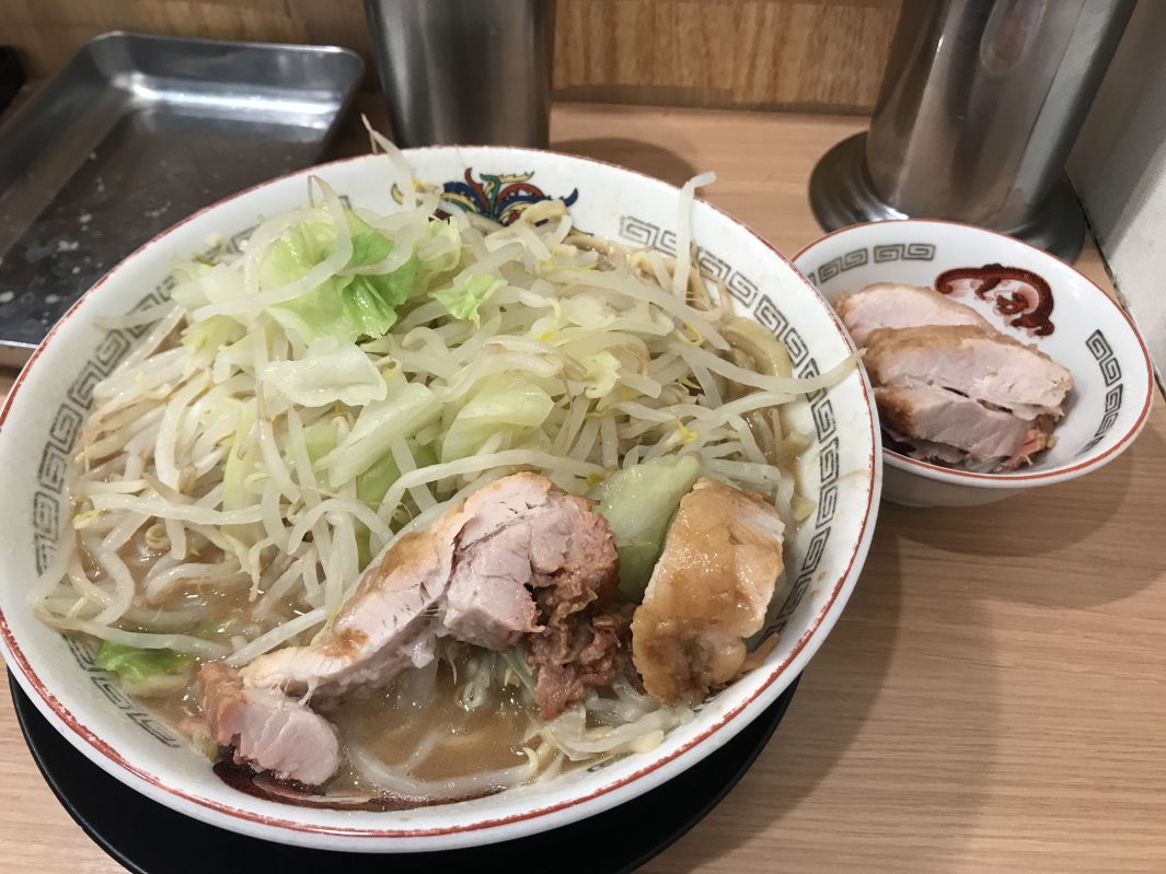 豚山のラーメン(小)に叉焼追加