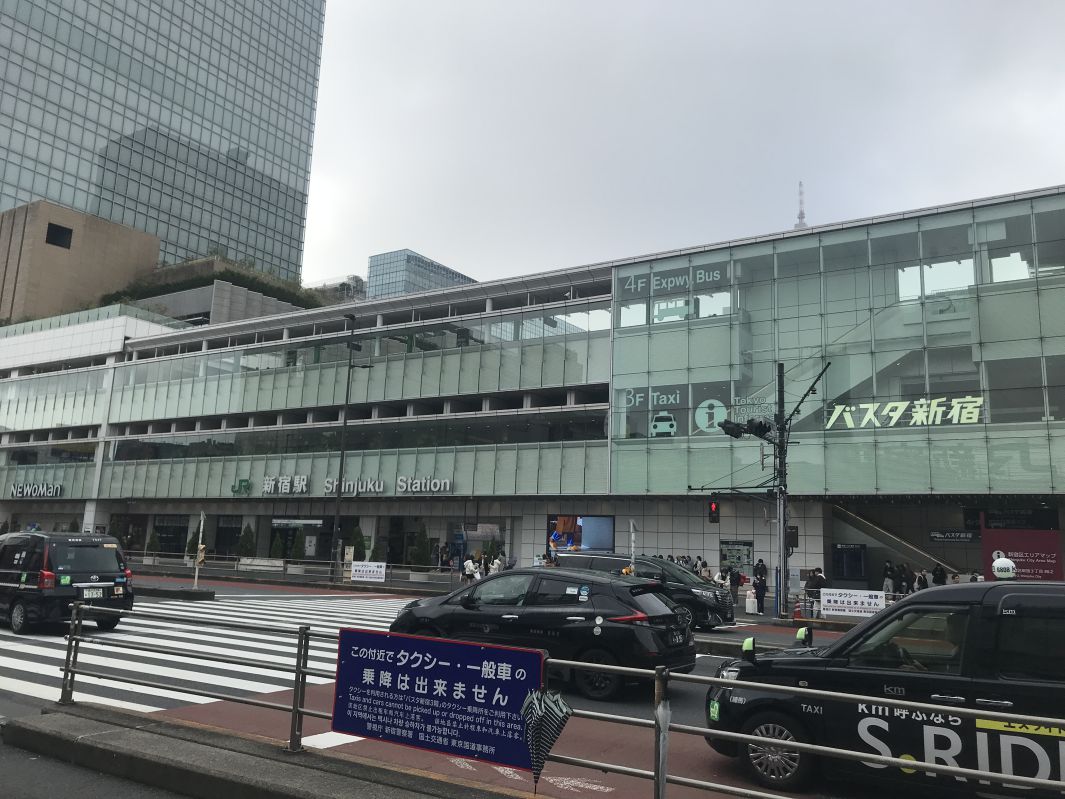 バスタ新宿全景