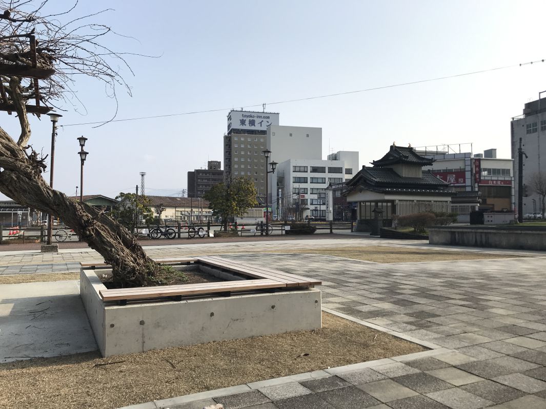 駅前ロータリー