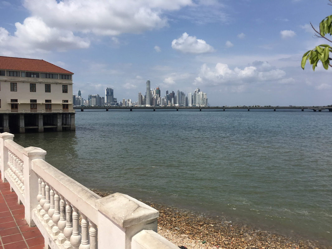 新市街と海