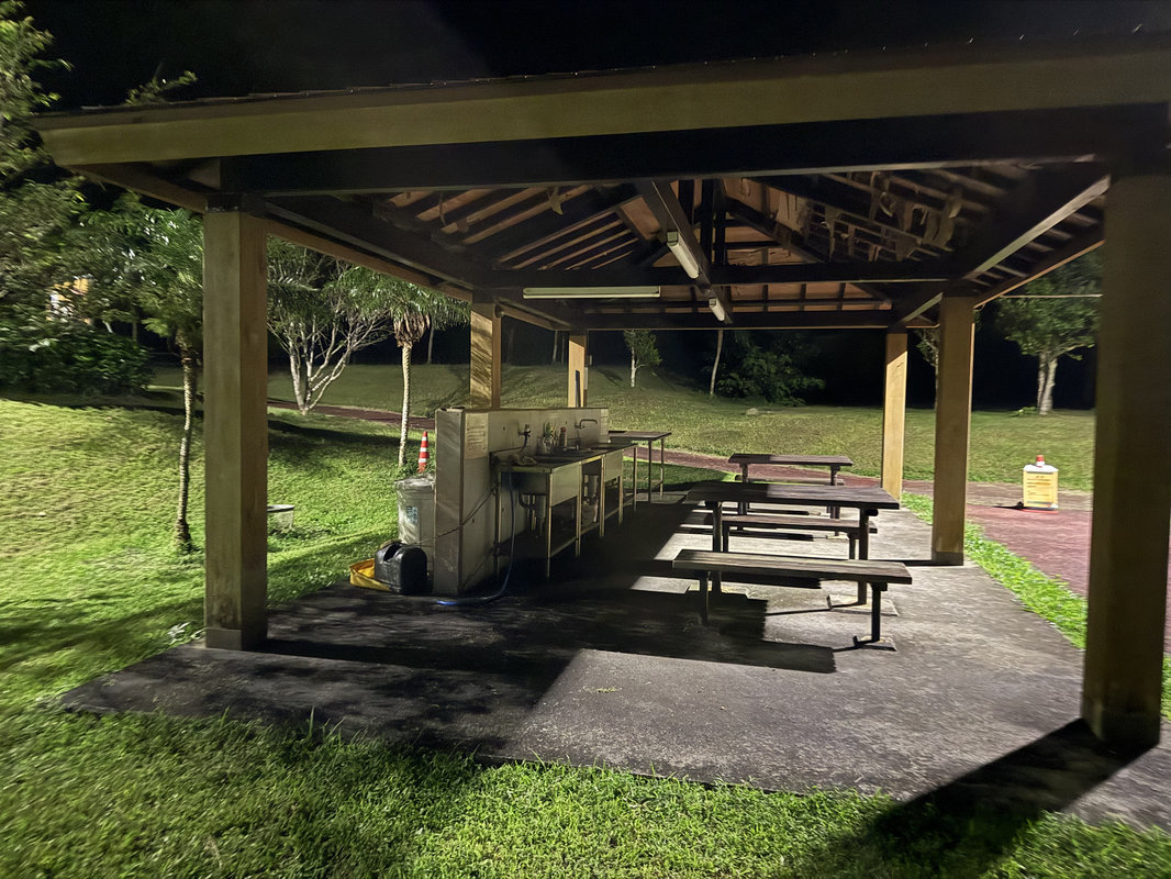 キャンプ場の炊事場